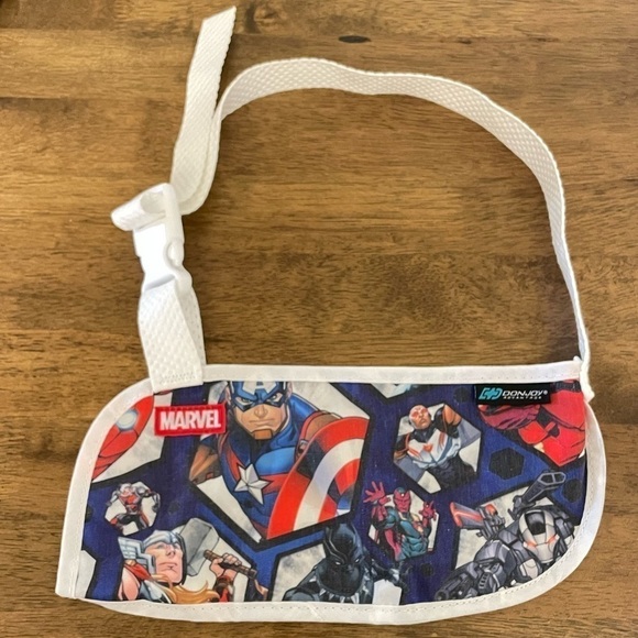 DonJoy Pediatric Avengers Arm Sling - Picture 4 of 8